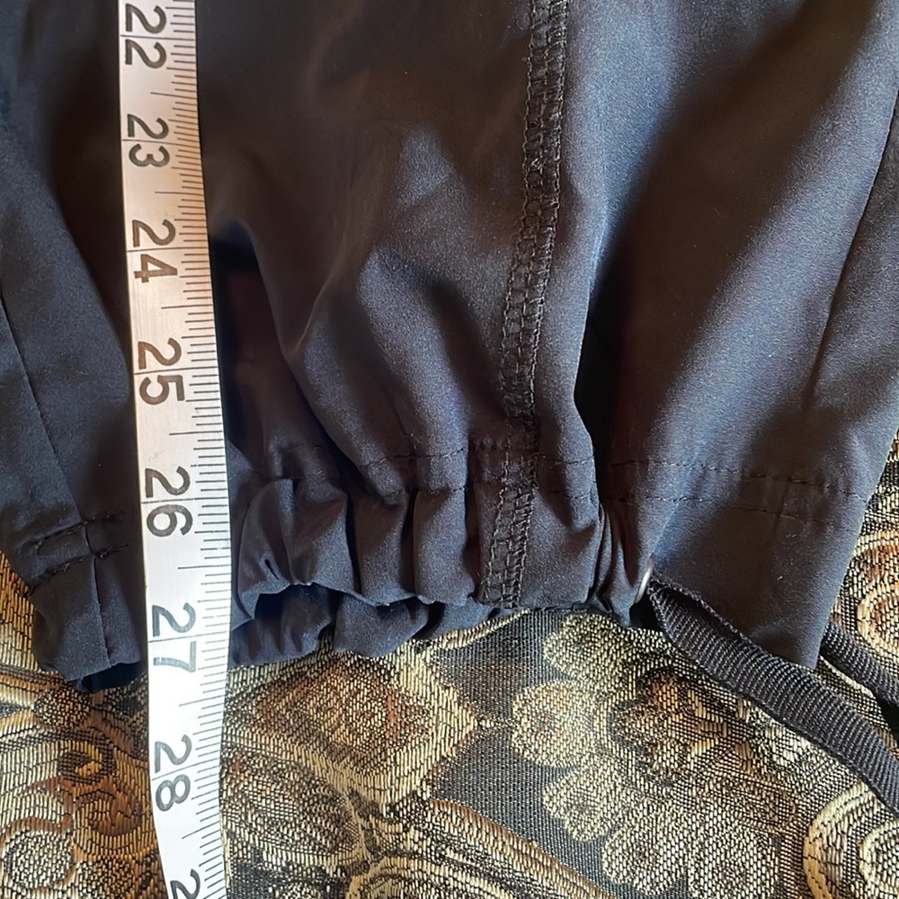EUC bcg black with grey trim capris - Picture 6 of 8